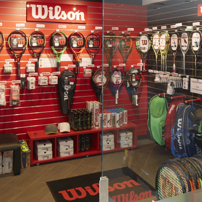 Wilson Sportshop mit großer Auswahl im Bareggcenter in Baden 