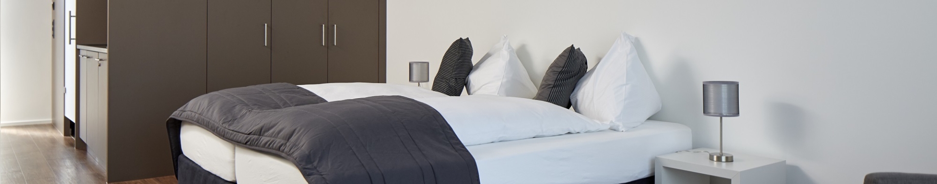 Business room with Swiss box spring bed